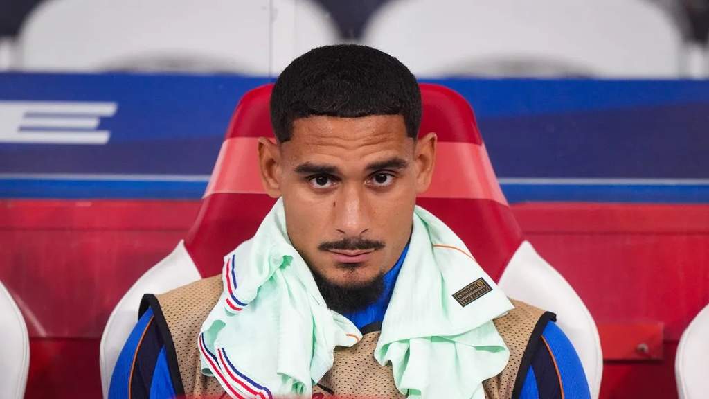 Chelsea Siapkan Senjata Rahasia demi Rekrut Maxence Lacroix