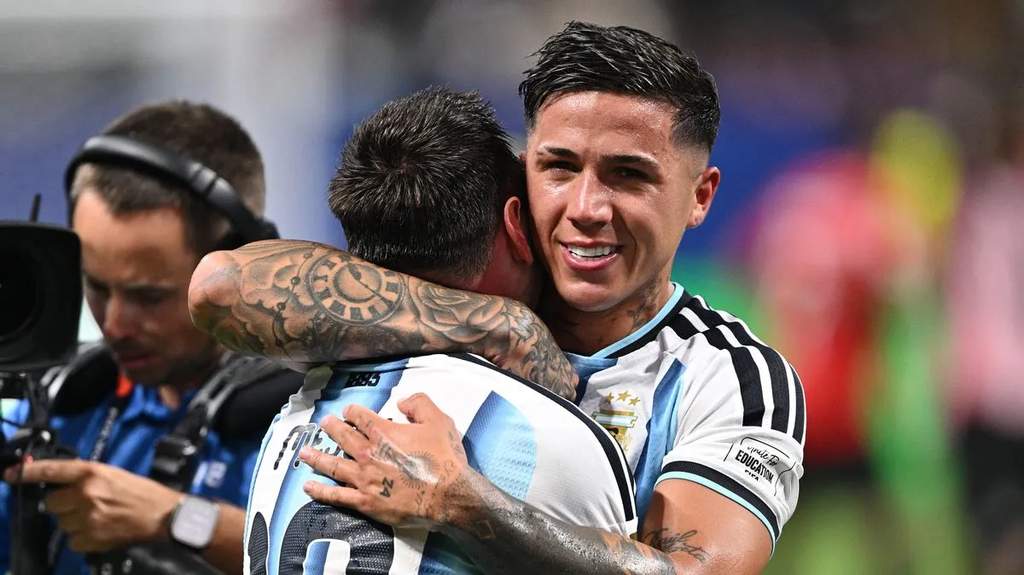 Enzo Fernandez Bawa Argentina Menang, Masa Depannya di Chelsea Menjadi Sorotan