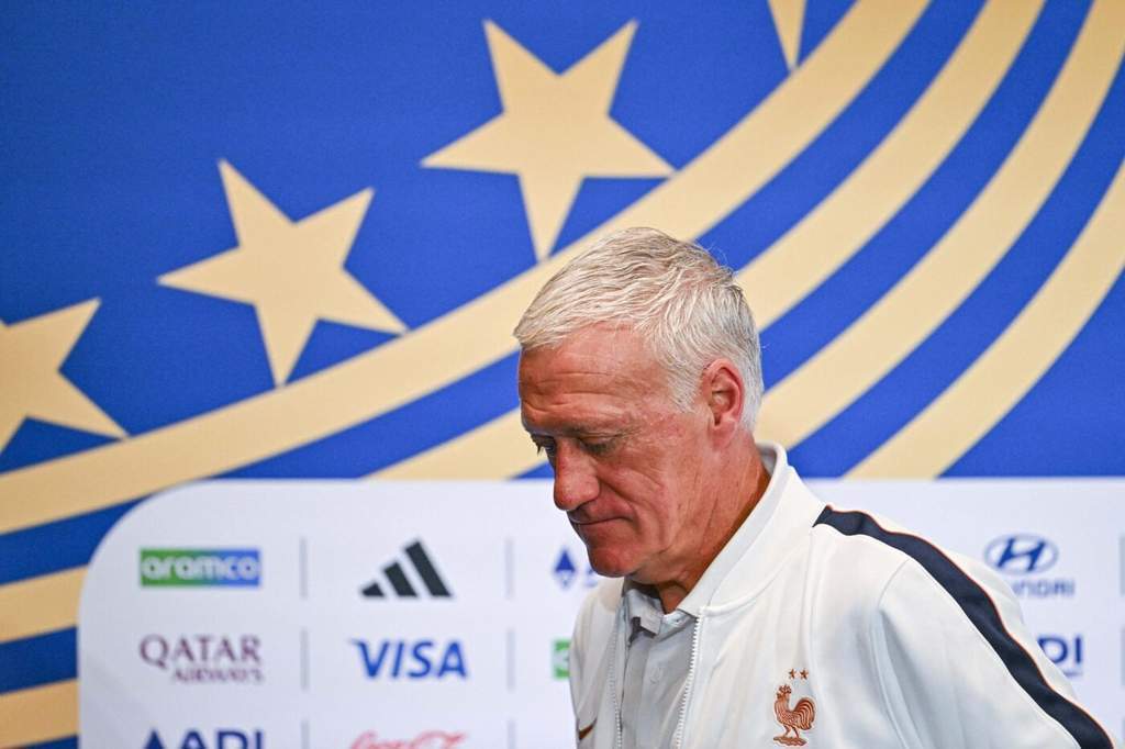 Pelatih Timnas Prancis Didier Deschamps saat memberikan keterangan dalam konferensi pers menjelang laga terakhirnya di Miami.