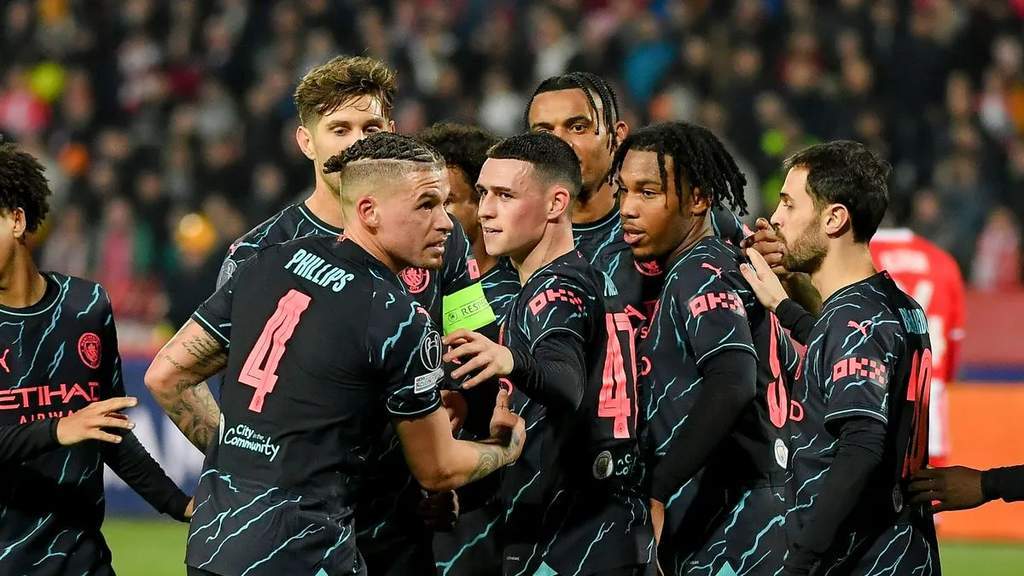 Gelandang Manchester City Kalvin Phillips saat bertanding di lapangan