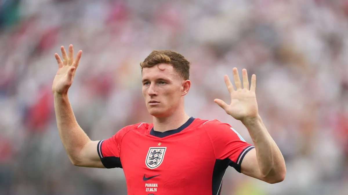 Elliot Anderson saat membela timnas Inggris di Piala Dunia sebelum transfer ke Manchester City