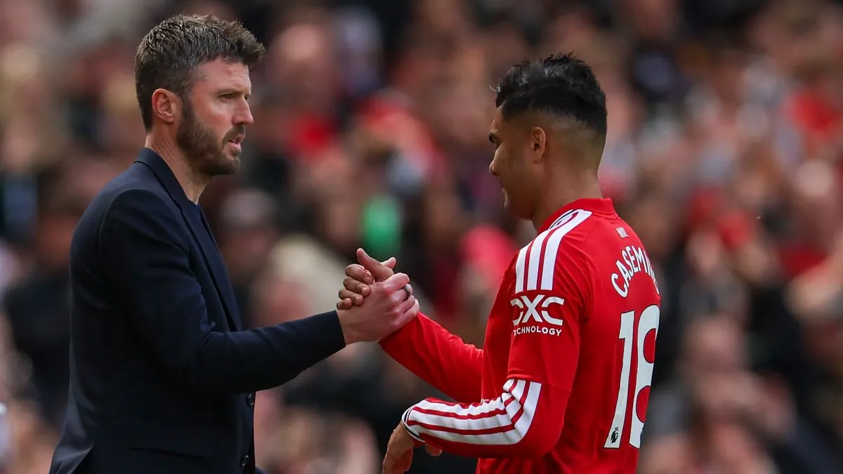 Casemiro saat mengenakan jersey Manchester United di Stadion Old Trafford