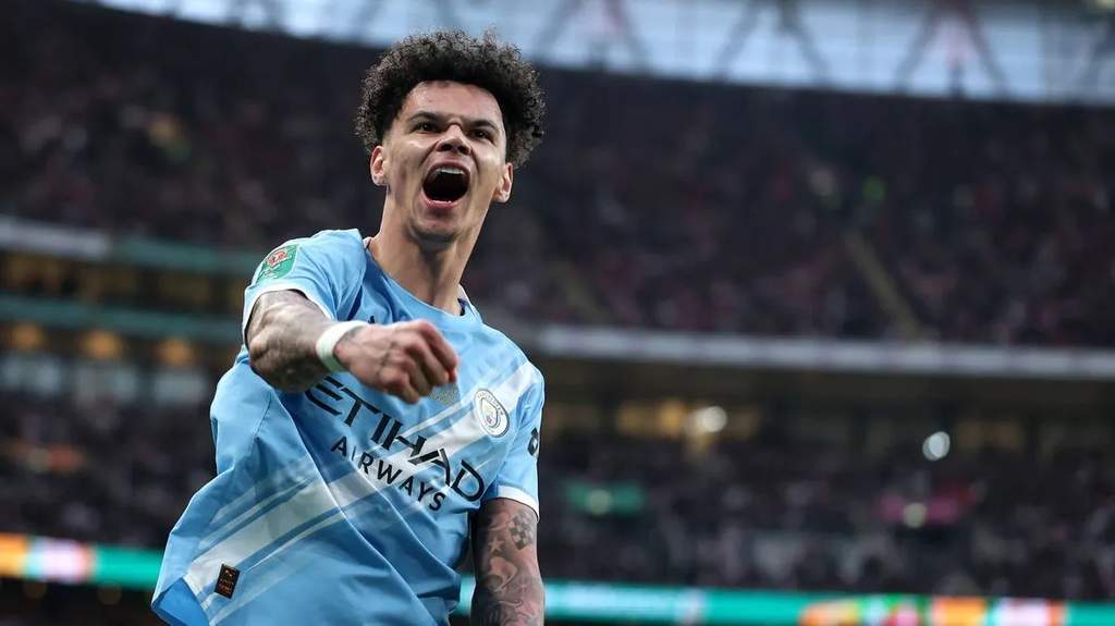 Direktur Olahraga Manchester City Hugo Viana memantau perkembangan transfer pemain homegrown
