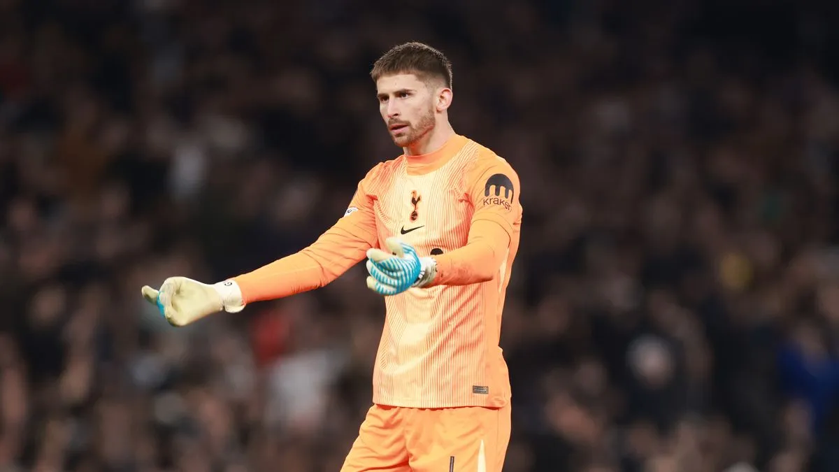 Vicario Absen Tur Pramusim Tottenham, Sinyal Musim Depan ke Serie A